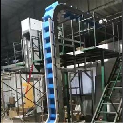 Vertical belt elevator